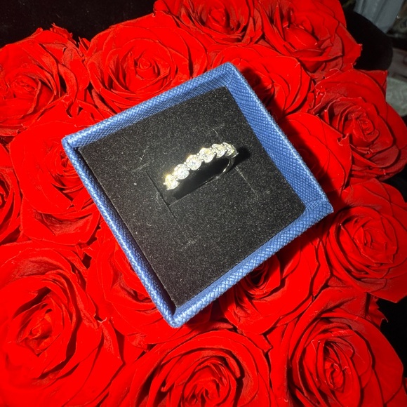 Moissanite 7 Stone 925 Ring - Picture 4 of 9